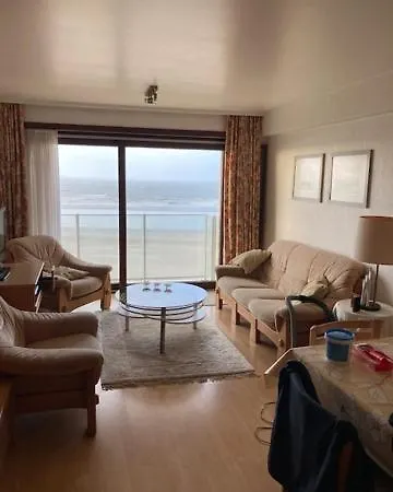 Apartment Seagull, Ruim En Volledig Vernieuwd Met Zeezicht In Westende