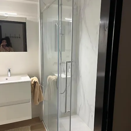 Seagull, Ruim En Volledig Vernieuwd Met Zeezicht In Westende Apartment