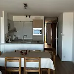Seagull, Ruim En Volledig Vernieuwd Met Zeezicht In Westende Apartamento *