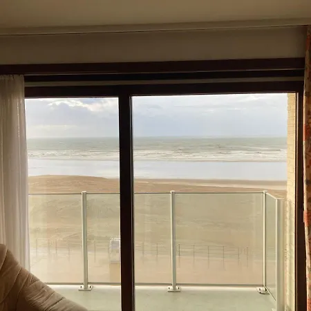 Seagull, Ruim En Volledig Vernieuwd Met Zeezicht In Westende アパート ミデルケルケ