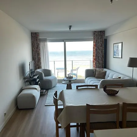 アパート Seagull, Ruim En Volledig Vernieuwd Met Zeezicht In Westende *